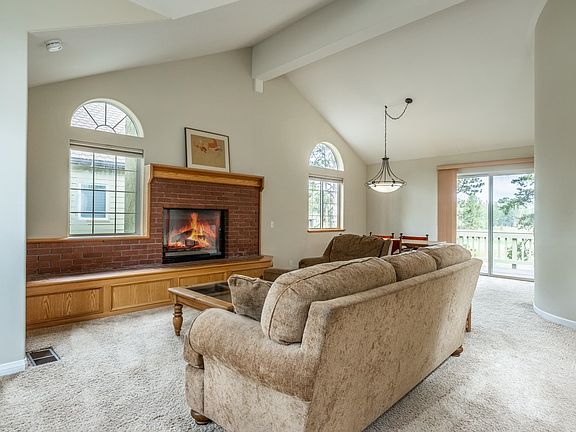 4th image of 272 Ridge Way