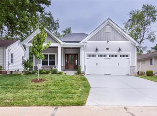 948 Twin Pine Dr, Saint Louis, MO
