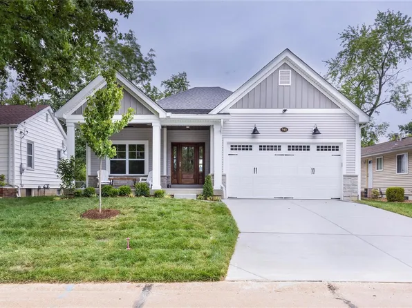 948 Twin Pine Dr, Saint Louis, MO 63131