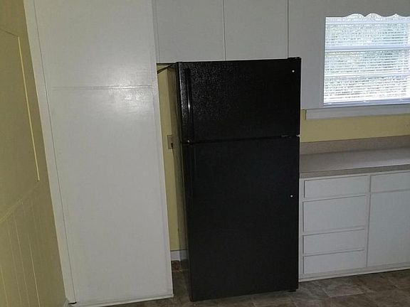 4th image of 1184 Sawyer St