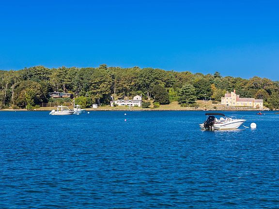 4th image of 395 Little Harbor Road