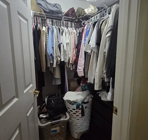 16W543 Mockingbird Ln #206 — Photo 7