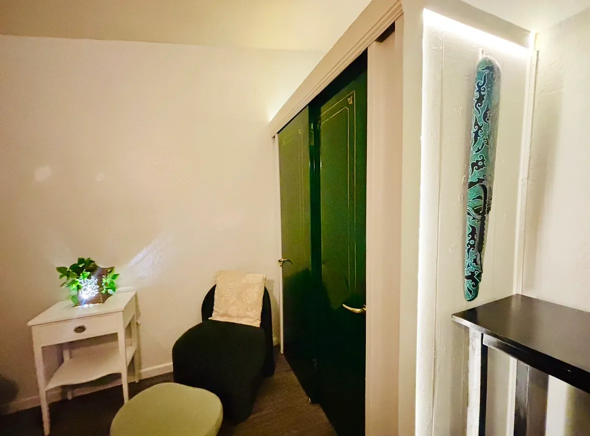 Komo Mai Dr, Pearl City — Photo 2
