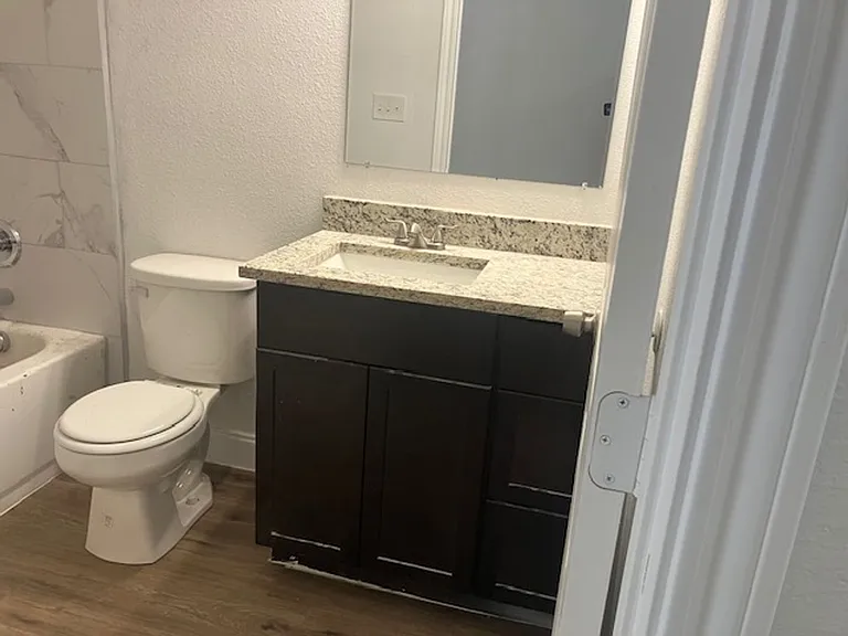 110 Bowie St — Photo 10