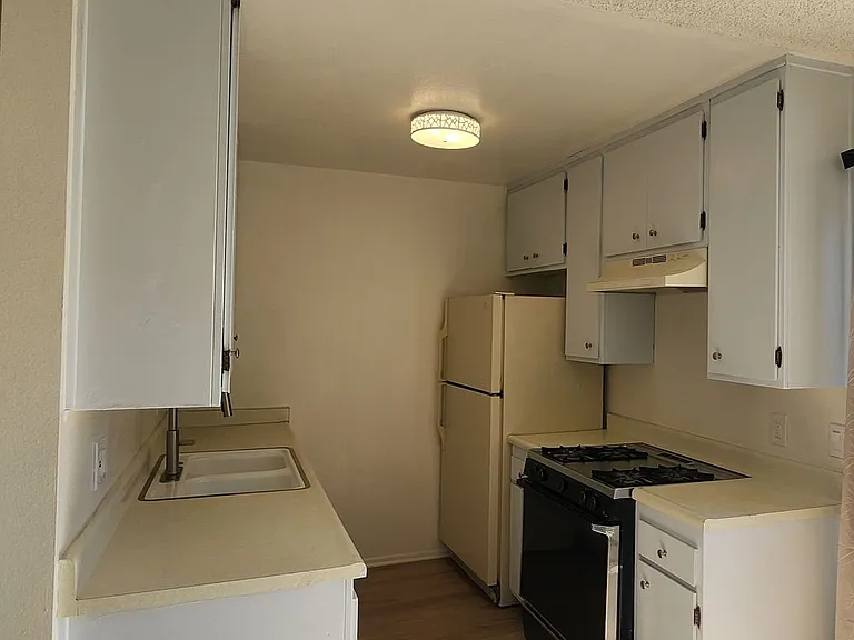147 Sespe Ave #A-D — Photo 4