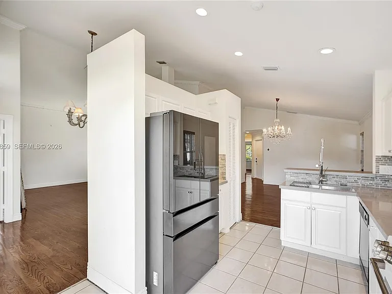 658 Stanton Dr — Photo 30