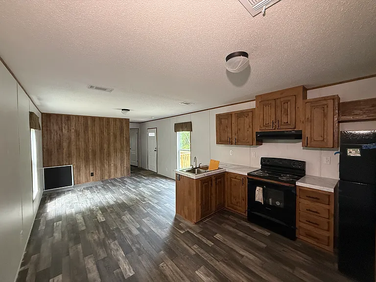 1402 N 69th Ave #7 — Photo 5