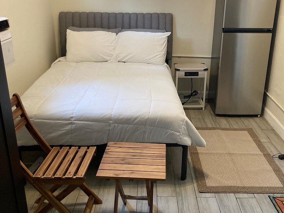 1st image of 282 NE 165th St #3