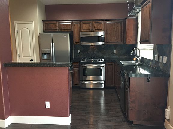 Kitchen w bar