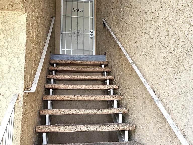 10669 Walnut St — Photo 4
