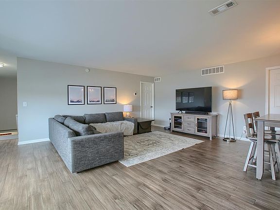 3rd image of 101 Country Club Dr