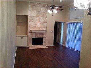 1st image of 620 Bellaire Dr APT A