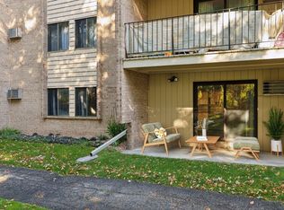 5607 Green Circle Dr APT 102, Minnetonka, MN 55343