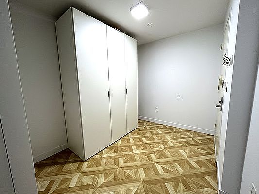 5th image of 316 E 3rd St APT 4C