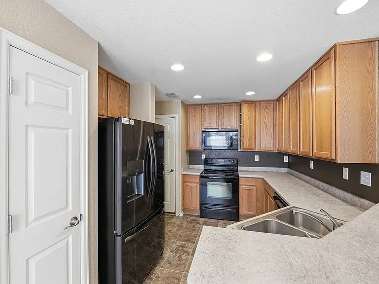 10448 Garland Dr — Photo 9