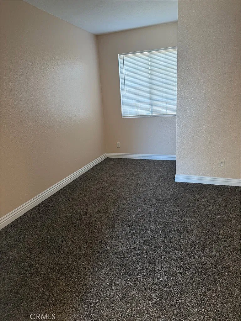 3 bed, 1040 sqft, $2,200 — Photo 4