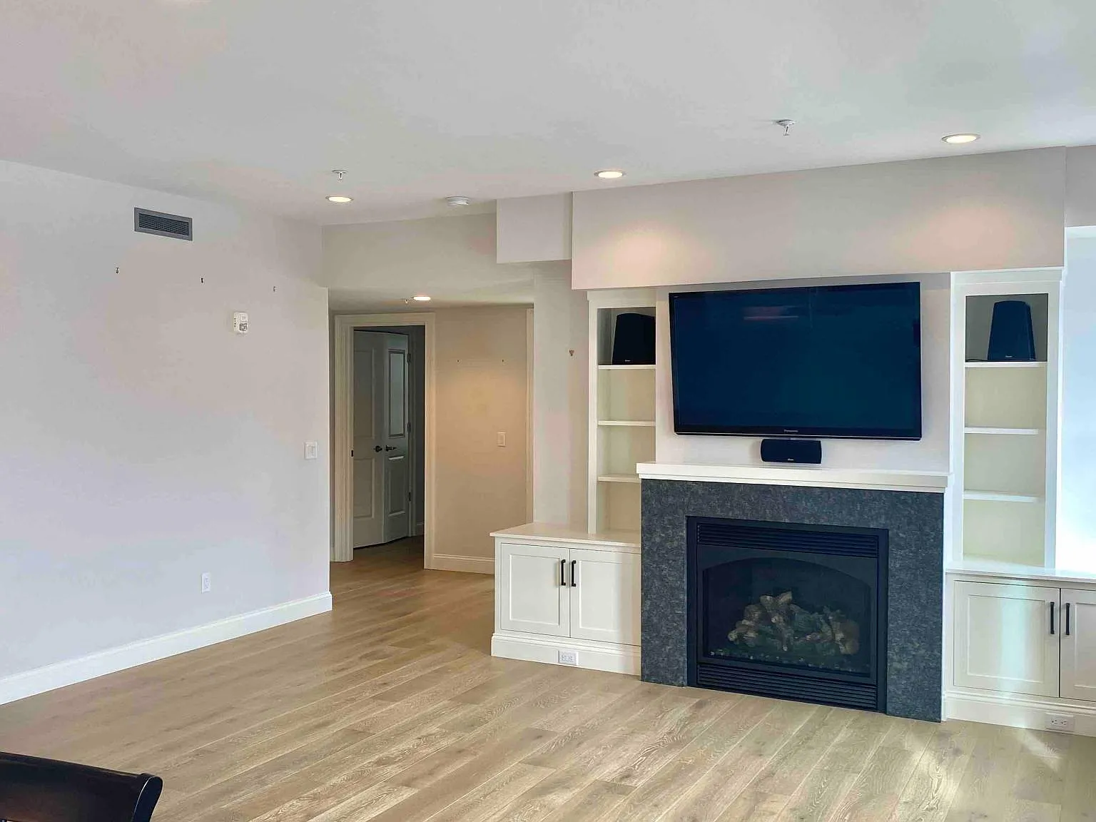 2 bed, 1250 sqft, $4,650 — Photo 4