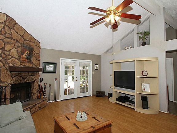 4th image of 2520 Merrimac Dr