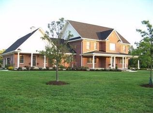 697 Treeline Ct, Springboro, OH 45066