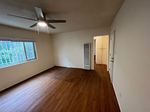 3rd image of 416 Rose Ave APT 8