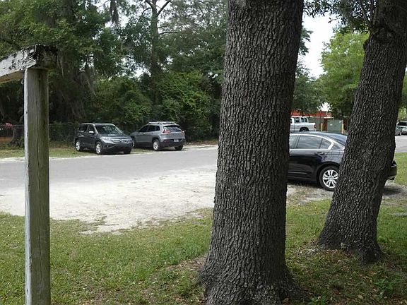 4th image of 1724 SE 2nd Ave