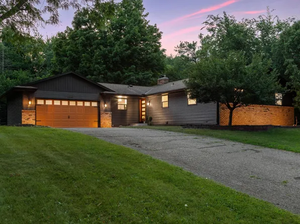 6860 Rosemary Rd, Eden Prairie, MN 55346