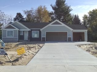 9656 Scotsmoor Ct, Caledonia, MI 49316