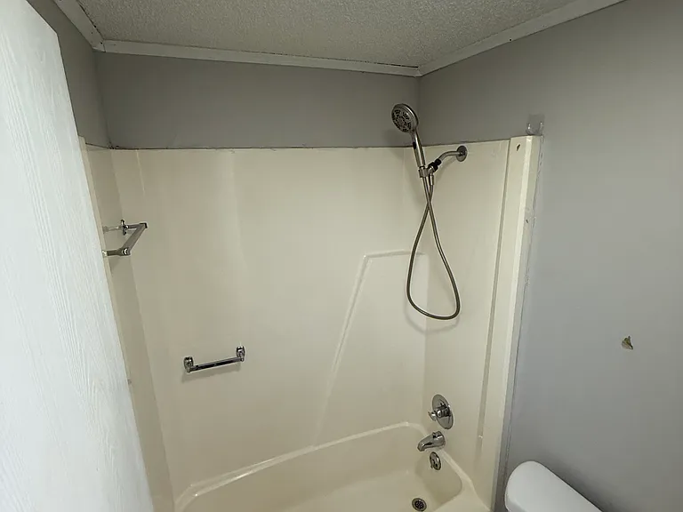 10-64 Hampshire Dr #60 — Photo 2
