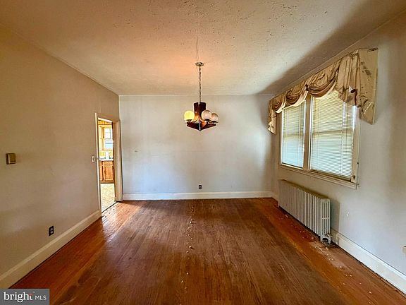4th image of 620 N Stuart St