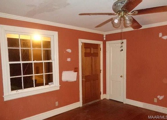 3rd image of 2132 Glendale Ave