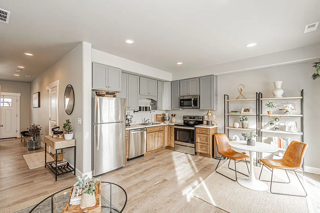 3 bed, 2.5 bath, 1164 sqft, $1,450 — Photo 4