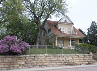 25 S Summit Ave, Newcastle, WY 82701