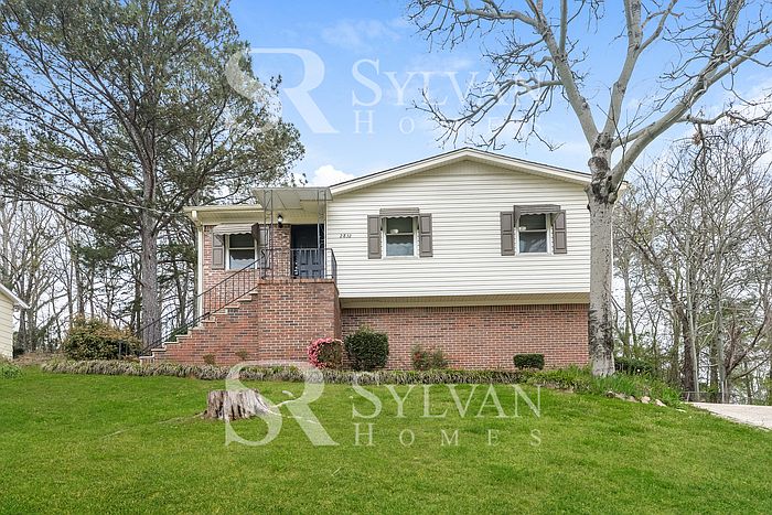 1st image of 2832 Creek Ln NE