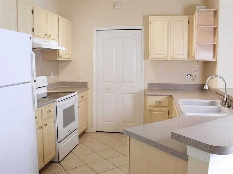 8925 Legacy Ct #107 — Photo 11