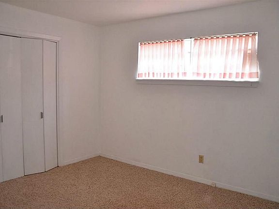 4th image of 7711 Clarewood Dr