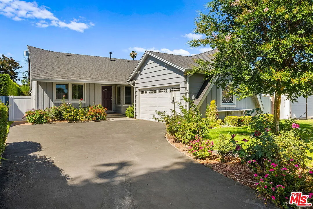 4 bed, 3.0 bath, 1948 sqft, $5,750 — Photo 3