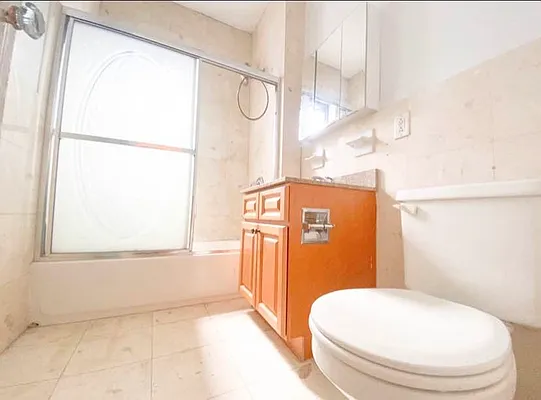 Rented by RealTegrity NY LLC | media 14