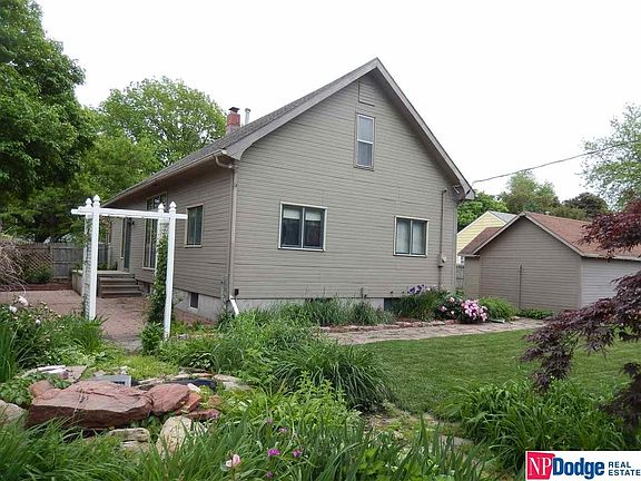 3rd image of 1649 N Clarkson St