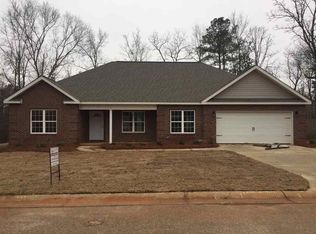 40 Tiffany Ln, Warner Robins, GA 31093