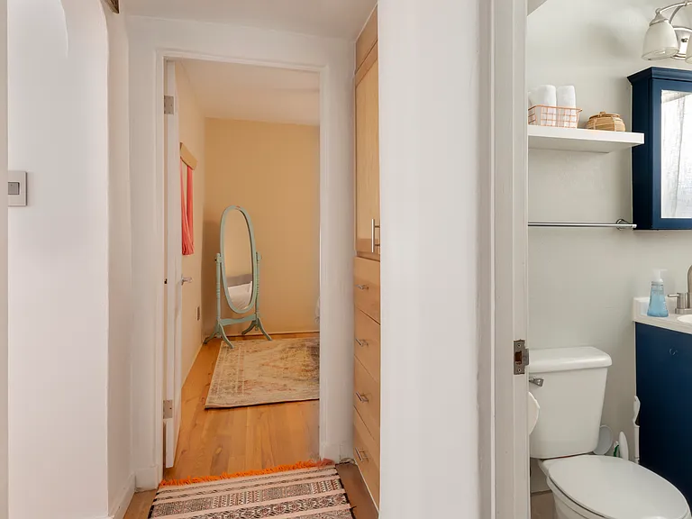 204 Richmond Dr SE #A — Photo 11