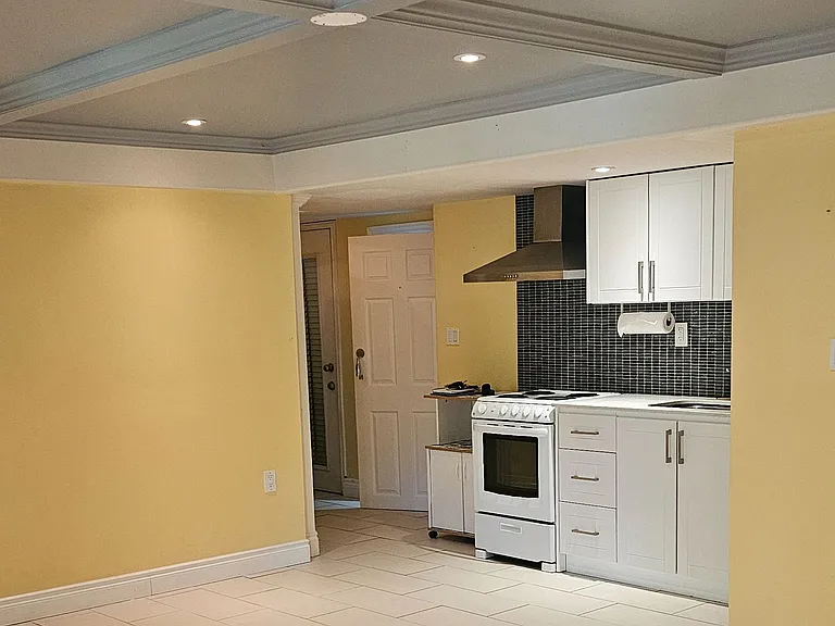 21 Oakside Dr #LOWER LEVEL — Photo 4