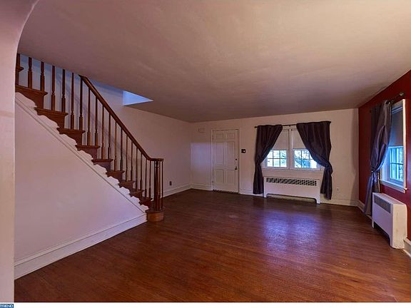 3rd image of 1420 Lawndale Ave