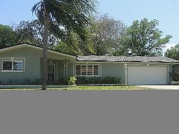 2nd image of 1621 Parkside Dr