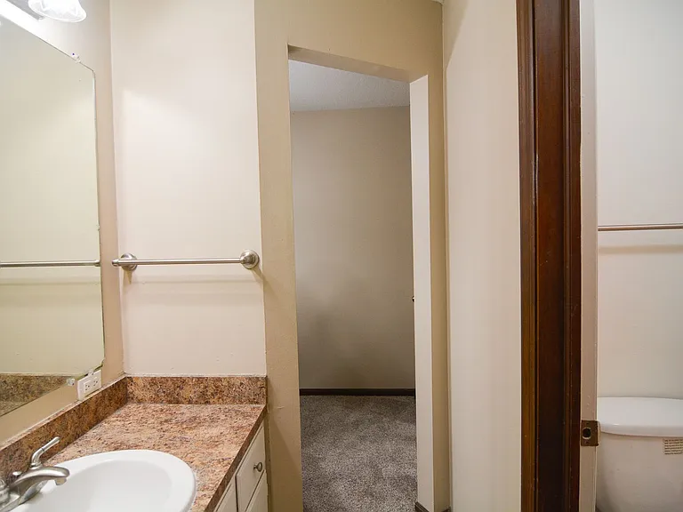 The Heights Apartments — Photo 40