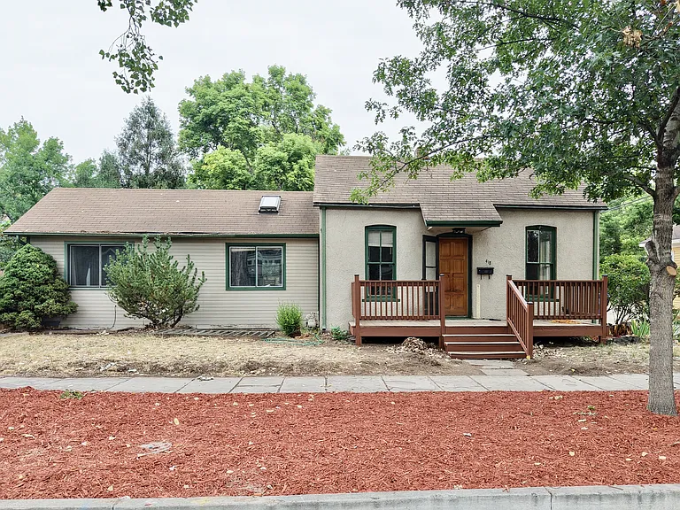 418 W Olive St — Photo 2