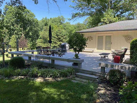 4th image of 1308 E Boonville New Harmony Rd