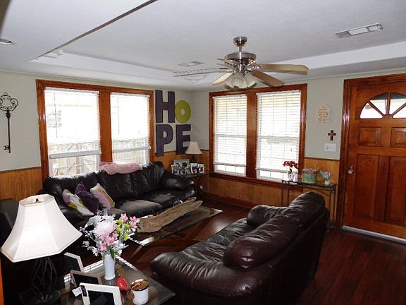 4th image of 1130 Wilson St