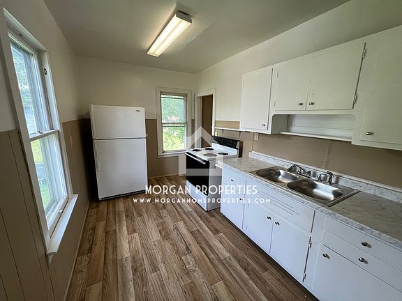 3rd image of 411 N Sheridan St #2