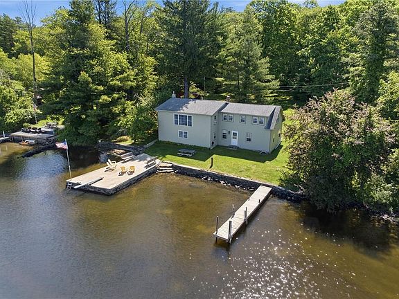 2nd image of 585 Reservoir Rd