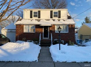 696 2nd St, Secaucus, NJ 07094
